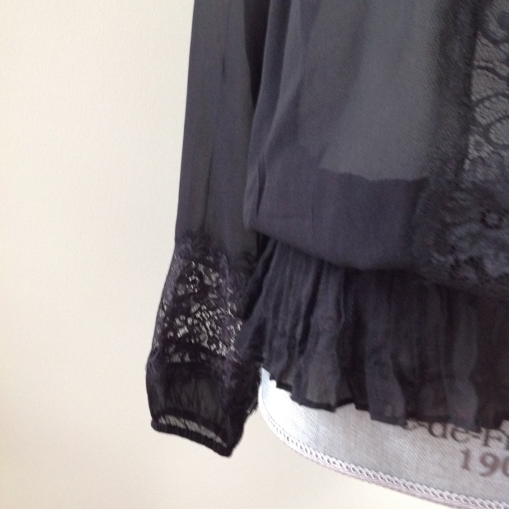 Cache Blouse - Picture 3 of 4